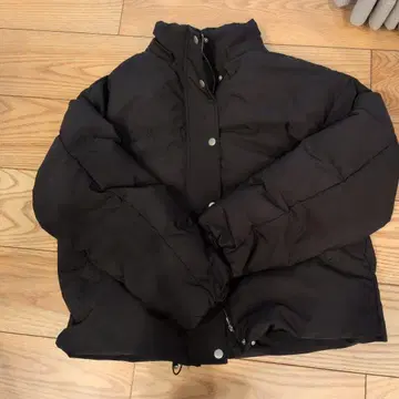 블랙 다운 자켓 M 사이즈