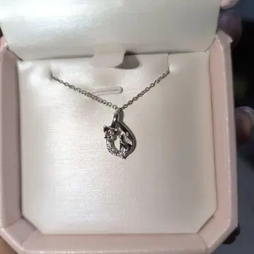 물방울 모양 펜던트