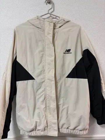 뉴발란스 후드 부착 자켓 S 사이즈