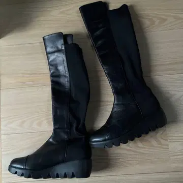 피프스 애비뉴 블랙 가죽 통굽 롱 부츠 22.5cm