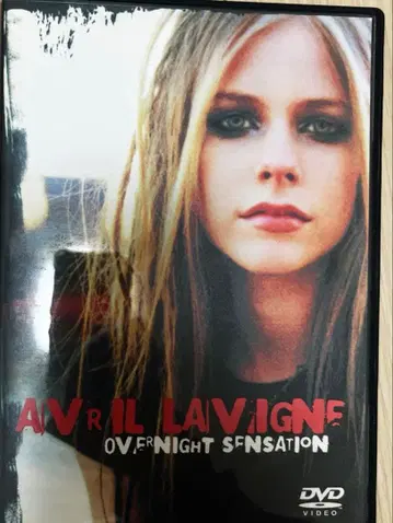 AVRIL LAVIGNE 2004 레어 DVD
