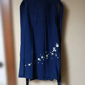 네이비 꽃무늬 자수 플리츠 하카마
