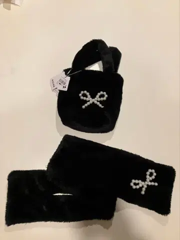 블랙 퍼 백과 머플러 세트 미사용 택 포함