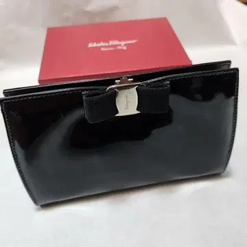 페라가모 파티백 핸드백 블랙 에나멜 리본 포함