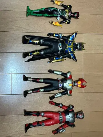 가면라이더 피규어 4체 세트