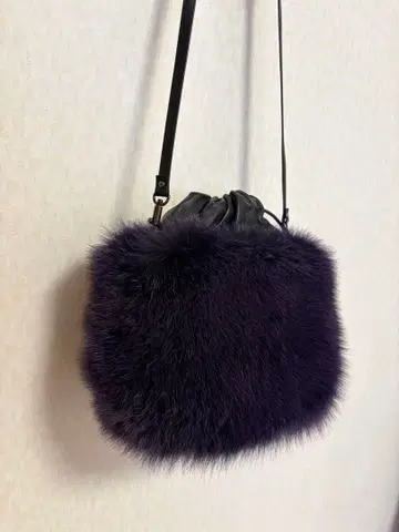 퍼백 퍼플 숄더백