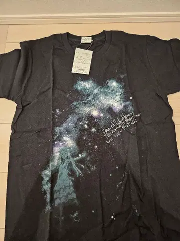 그날 본 꽃의 이름을 우리들은 아직 모른다. T셔츠 L사이즈