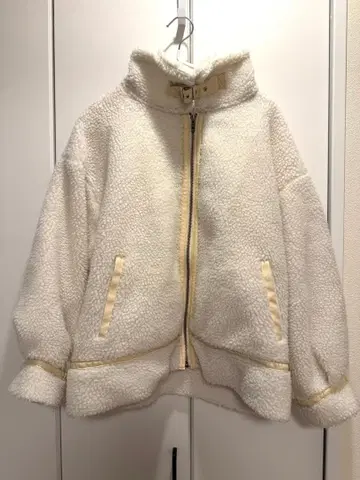 화이트 플리스 자켓