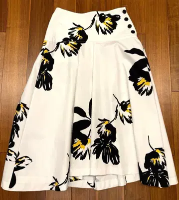 ZARA 꽃무늬 스커트