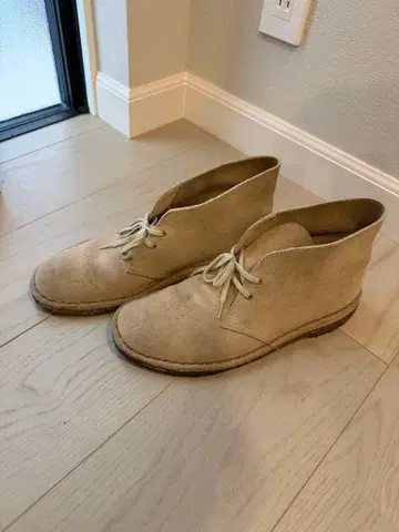 베이지 처카 부츠 US9 클락스