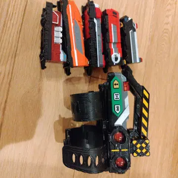 변형 완구 기차형 부품 포함