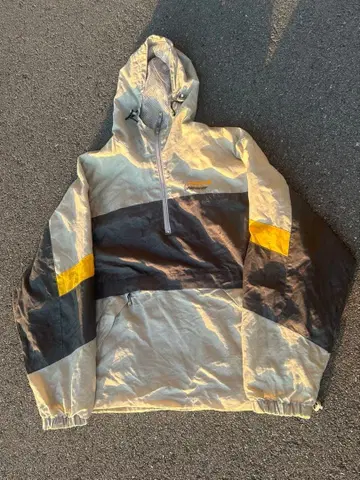 Troops 후드 부착 마운틴 파카