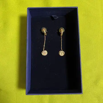 SWAROVSKI 체인 스타일 귀찌 5636508