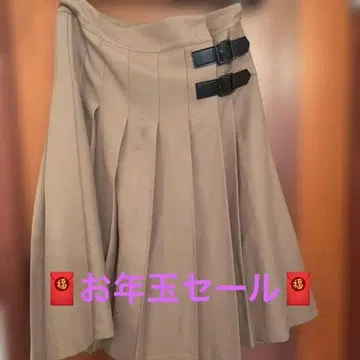 베이지 플리츠 스커트 버클 포함