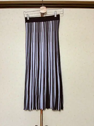 Droite lautreamont 플리츠 스커트