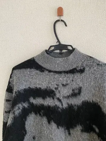 Lui's 타이다이 패턴 하이넥 스웨터