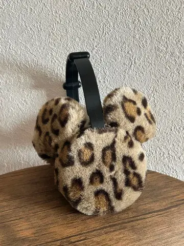 디즈니랜드 레오파드 무늬 퍼 귀도리