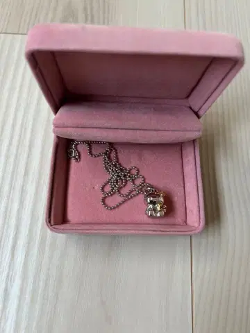 헬로키티 30주년 목걸이 실버