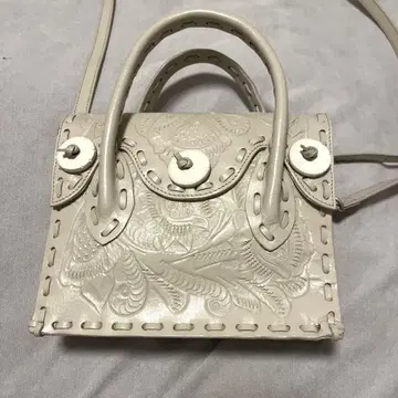 그레이스 콘티넨탈 카빙 트라이브즈