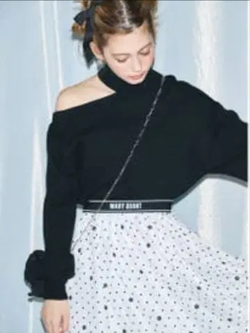 LILY BROWN 블랙 스웨터 원사이즈