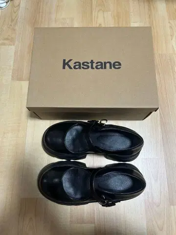 Kastane 블랙 메리제인 통굽 슈즈 37
