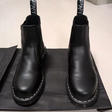 Dr.Martens 첼시 부츠 2976 WHITE STITCH