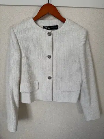 ZARA 화이트 노카라 자켓
