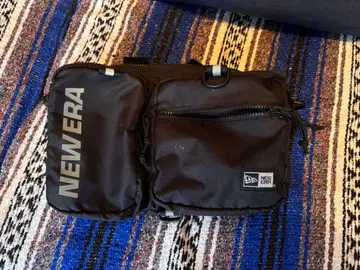NEWERA 필드 힙색 블랙 바디 백