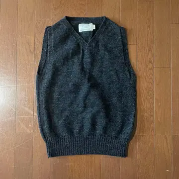 트로피 클로징 레드 크로스 넥 베스트 38