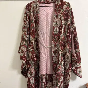 꽃무늬 롱 기장 겉옷 빨간색과 그린