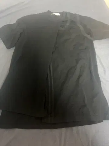 Y-3 블랙 티셔츠 비대칭 디자인