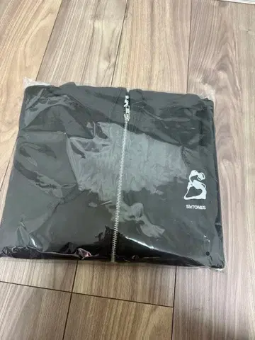 [ 미개봉 새상품 ] SixTONES MILESixTONES 후드티