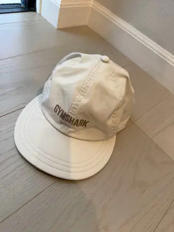 GYMSHARK 화이트 캡
