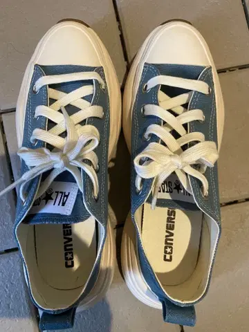 CONVERSE 블루 화이트 스니커즈