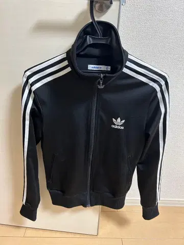 adidas 블랙 트랙 자켓