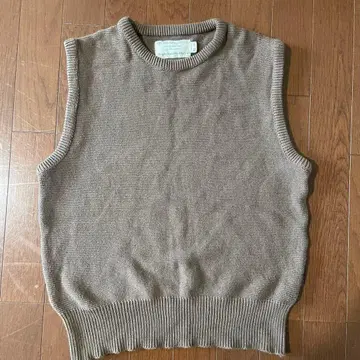 트로피 클로징 베이지 베스트 38