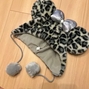 레오파드 무늬 퍼 모자 실버 그레이 리본 포함