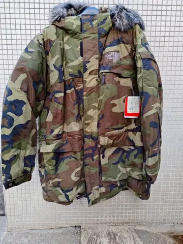 THE NORTH FACE 카모플라쥬 다운 자켓