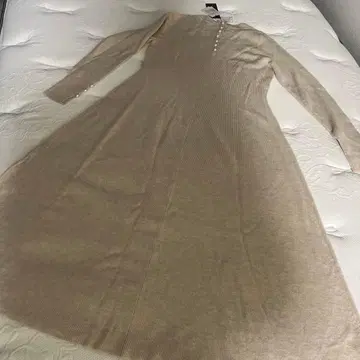 베이지 리브 긴팔 니트 원피스