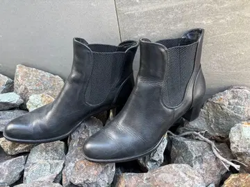 블랙 가죽 앵클부츠 사이드 고어