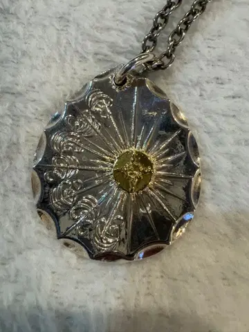 퍼스트 애로우즈 펜던트 탑