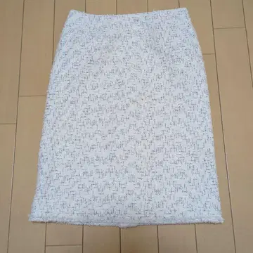 미사용 새상품 AMACA 화이트 타이트 스커트 무릎 기장