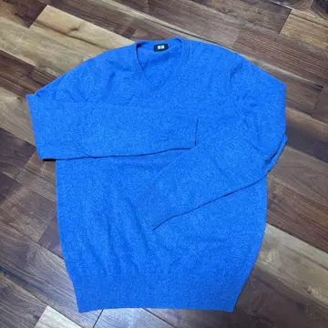 유니클로 캐시미어 울 혼방 V넥 스웨터 파랑