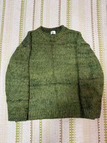 OWN 그린 크루넥 니트 스웨터