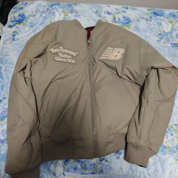 New Balance MA-1 자켓 리버서블 베이지 빨간색