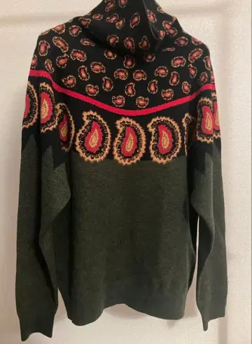 TOOG PULLA 페이즐리 무늬 니트 스웨터