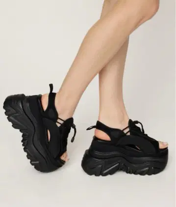 SLY 청키 테크 스니커즈 샌들