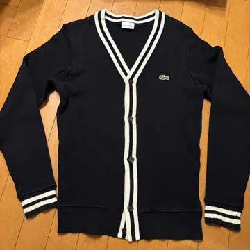 가격 인하했습니다 LACOSTE 네이비 가디건 사이즈 2