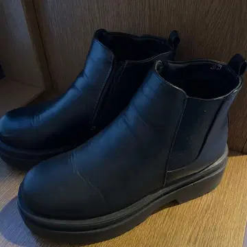 사이드 고어 부츠 블랙 통굽