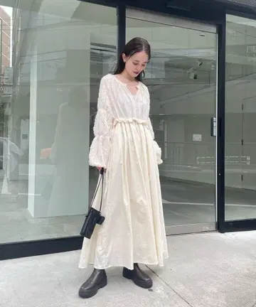 mystic 자카드 절개 원피스